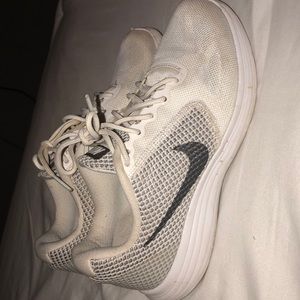 Nike tennishoes, Size 5